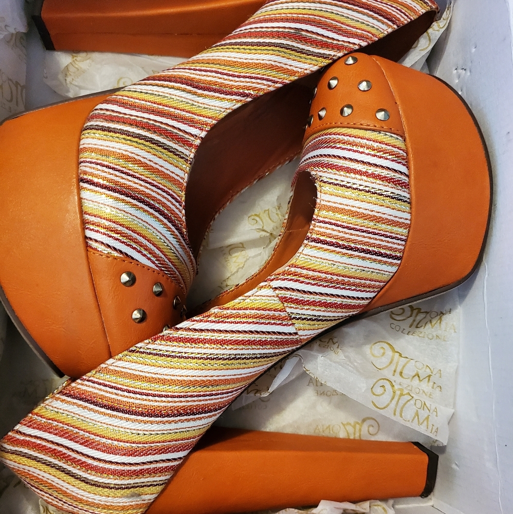 FINAL PRICE Multicolored stripped heels